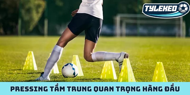 Chiến thuật Pressing - Định hình bóng đá thời đại mới 2 Pressing tầm trung quan trọng hàng đầu
